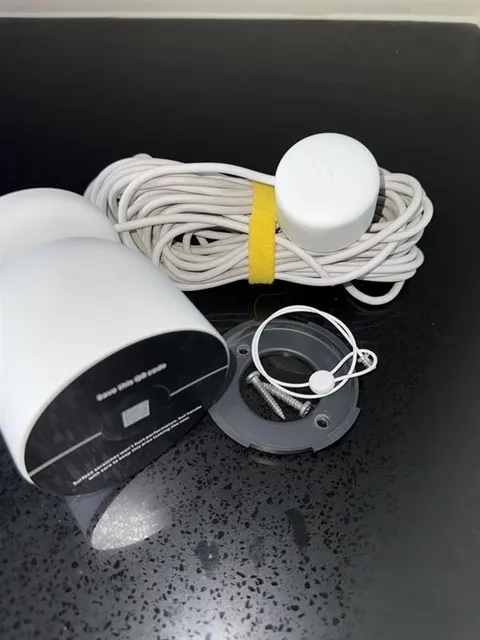 Google Nest Cam Indoor/Outdoor Camera - 1 Pack - Snow White - Plus 33 ft Cable