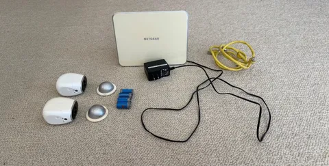 NETGEAR Arlo Base Station VMB3000  2 Wi-Fi Security Cameras, 2 Mounts