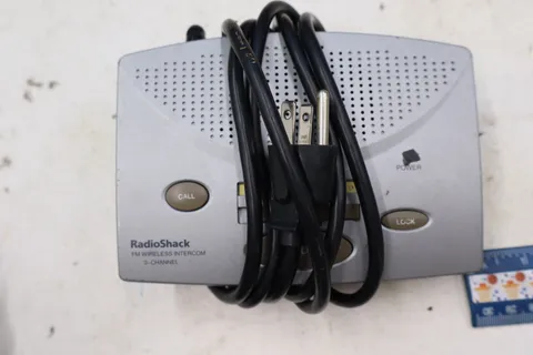 Radio Shack FM Wireless Intercom 3-Channel System 43-3105A Retro,