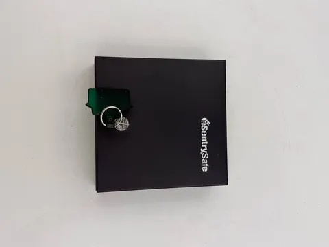 🔒 SentrySafe Lock Box w/ Key Small Cash Jewelry Document Safe Metal Box