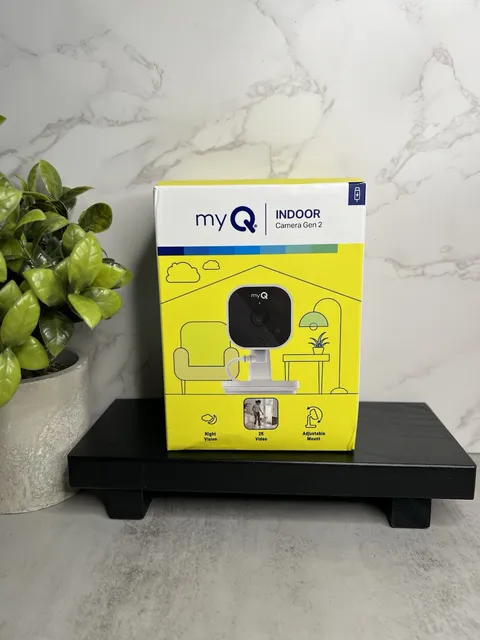 myQ Smart Indoor Security Camera - HD Video, Night Vision Motion Detection Wi-Fi