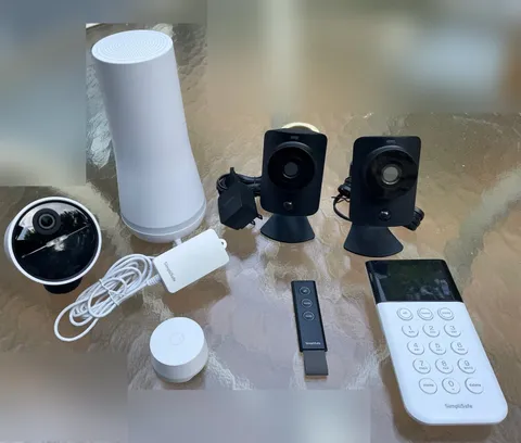 SimpliSafe home security system in good condition with base station and cameras