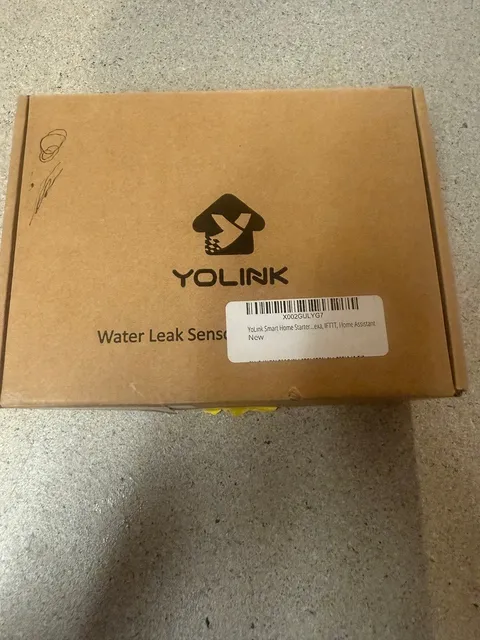 YoLink Water Leak Sensor 4 Pack With Hub Model No. YS1603-UC + 4 YS7903 SENSORS