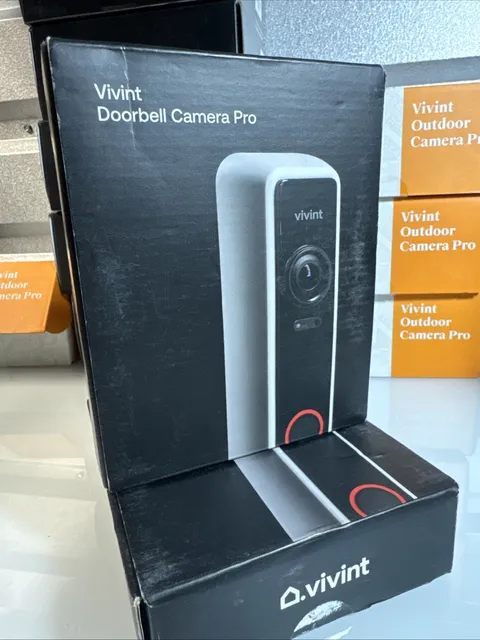 Vivint Doorbell Camera Pro VS-DBC300-WHT New Sealed