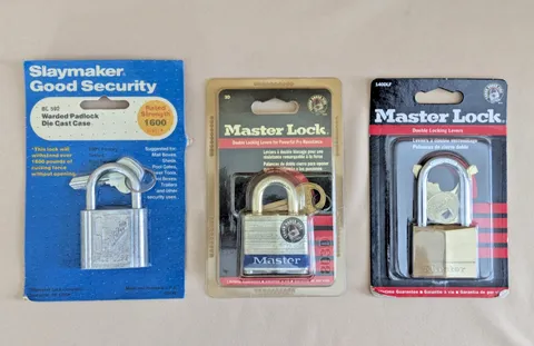 1 Slaymaker Lock 2 Master Locks 1400DLF BL592 3D, 1-1/2, 9/32 Shackle All 3 NIP