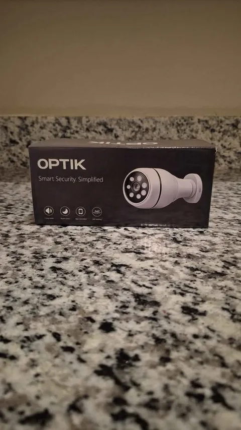 OPTIK Smart Lightbulb Security Camera