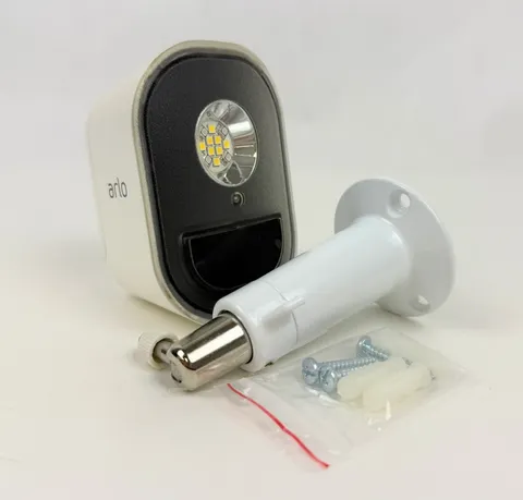 Netgear ARLO AL1101 Wireless Add-On Smart Security Light with Battery + Mount