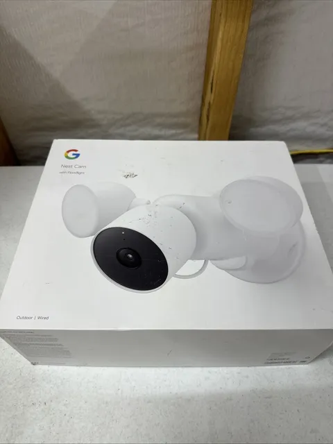 Google Nest Cam W/Floodlight (GPLE9 & G3AL9) Outdoor Security Camera Snow