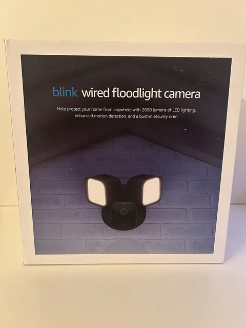 Wired Floodlight Smart Security Camera 2600-Lumens 1080p HD w/ Motion Detection