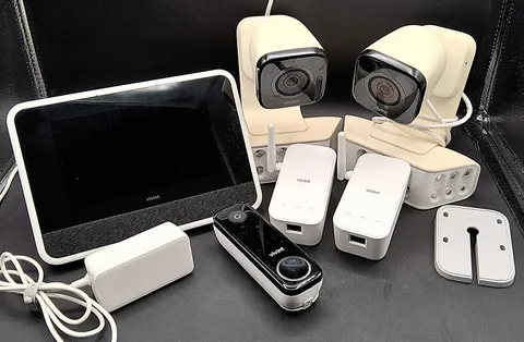 Used SYSTEM Vivint Outdoor Camera (2) VS-ODL100-WHT + Door Bell Control Panel