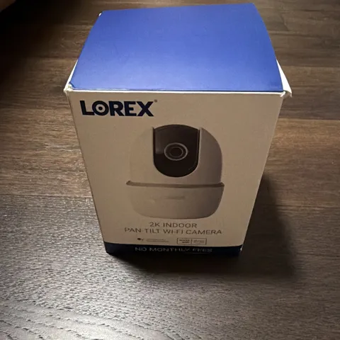 Used Lorex Fusion 2k Indoor Pan-Tilt WIFI Camera (Model #W462AQC-E)