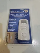 Smith & Wesson  Motion Detector with Programmable Keypad / 20 feet x 90 degree