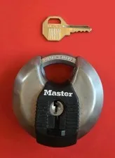 Master Lock M40XKAD Magnum Heavy Duty Stainless Steel Discus Padlock W/Key 3"D