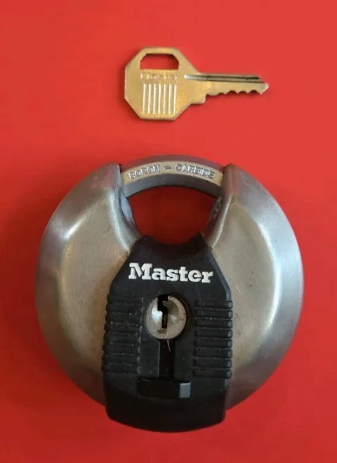 Master Lock M40XKAD Magnum Heavy Duty Stainless Steel Discus Padlock W/Key 3"D