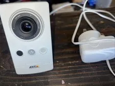 Axis M1065-LW Wireless Network Camera 1080p HDTV IR LED PIR Sensor Audio
