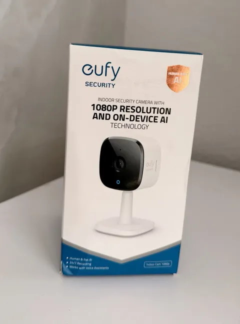 eufy Security Solo IndoorCam C22 1080p Security Indoor Camera T8401 - White