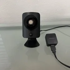 SimpliSafe Indoor Camera Wi-Fi HD Security Camera SSCM1 + Wall Charger + cord