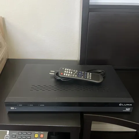 Luma Surveillance NVR LUM-500-NVR-4CH- 1 Tb HD and 4 PoE ports
