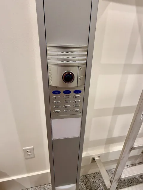 🔥 MOBOTIX / SIEDLE LUXURY GATE ENTRY SYSTEM – T26 VIDEO DOOR STATION + CUSTOM