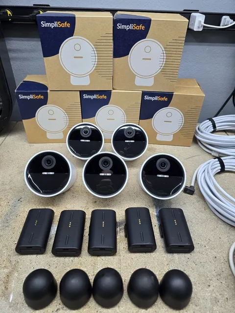 SimpliSafe SimpliCam Indoor/Outdoor Security Camera Bundle