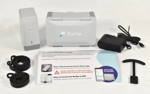 Flume 2 Wireless Smart Home F2200 Water Monitor & F2100 Water Leak Detector VGUC