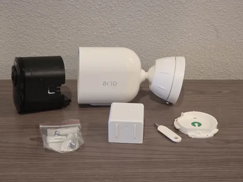 Arlo Ultra 2 UHD 4K Wire-Free Add-on Security Camera W/Mount + Battery - WHITE