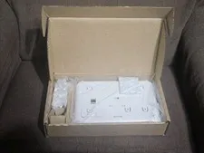 Vivint Smart Home Smart Hub VS-SH2000-C00 brand new