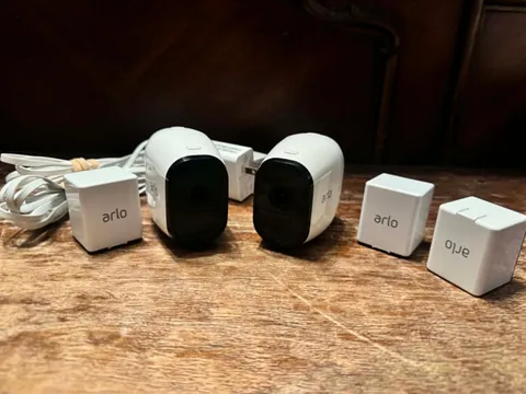Arlo Pro VMC4030 Set 2 Security Camera Bundle Extra Battery + Charging Cords
