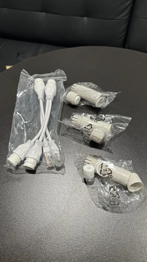 Reolink POE Splitter.....2 cameras on 1 cable. LOT OF 3