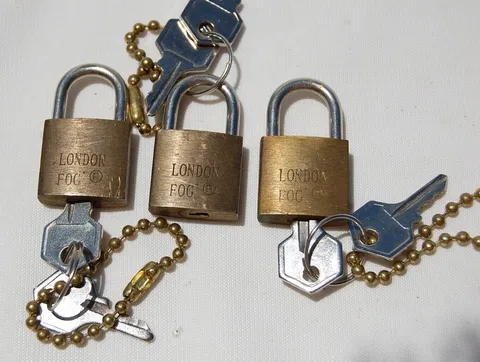 3 Brass London Fog Vintage locks w/ Keys & Extra Keys  Suitcase Purse Working