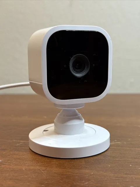 Blink BCM00300U Mini Indoor Plug-in Smart Surveillance Camera