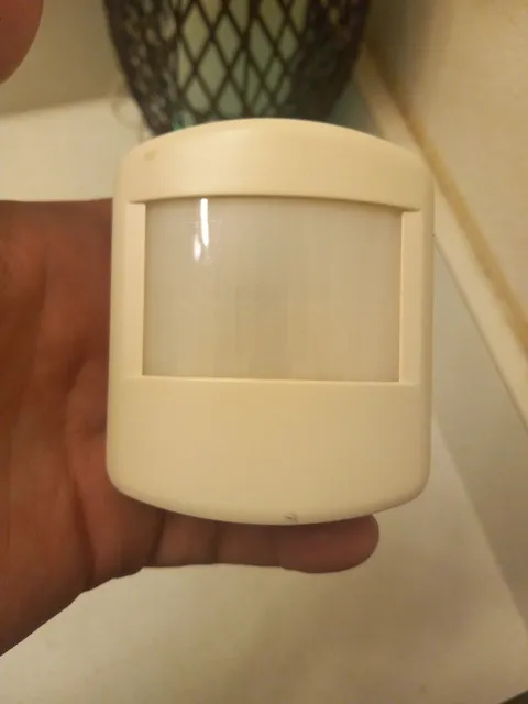 Vivint Smart Home VS-PIR200-345 Wireless Motion Sensor Detector