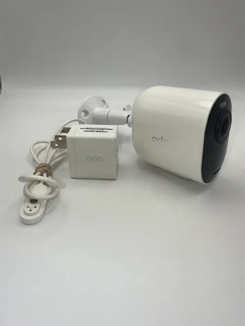 Arlo Ultra 2 UHD 4K Wire-Free Add-on Security Camera VMC5040 W/Mount/Charger