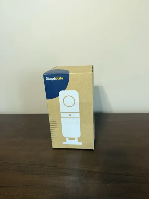SimpliSafe Smart Alarm Wireless Indoor Security Camera CM006 Excellent Condition