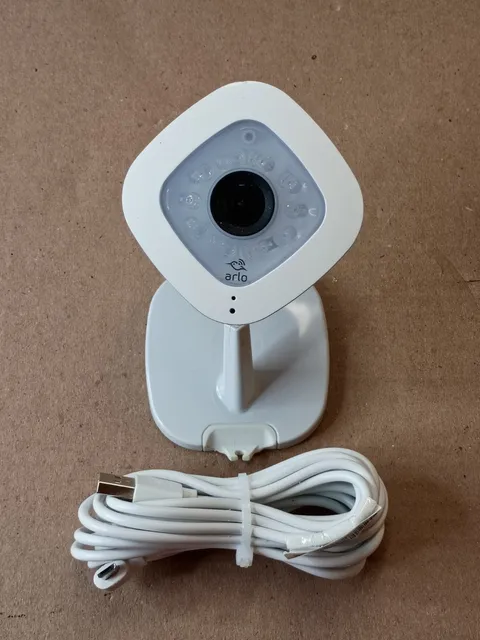 ARLO Q 1080P HD Security Camera with Audio (VMC3040)