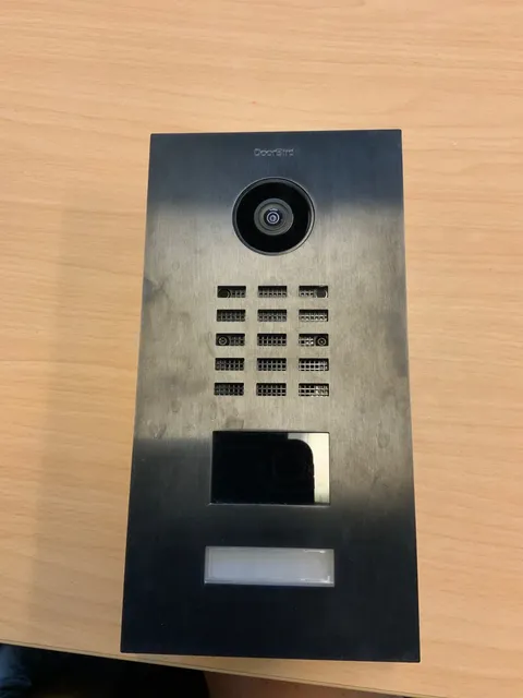 Doorbird Video Intercom and Wall Box D2101V