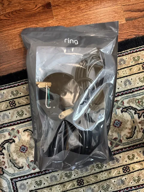 New Ring Plug-In Mount for Floodlight Cam Wired Pro & Plus - Black