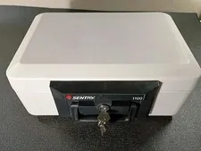 Sentry Fireproof Safe Model 1100 With 2 Keys