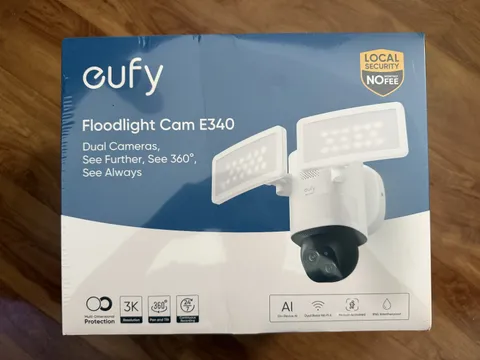 eufy Security Floodlight Cam E340 Dual Cameras 3K 360 Pan Tilt New Sealed