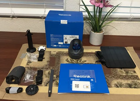 Reolink Go PT Ultra 4K 4G LTE Wireless Camera Solar Panel 2 G440 - Open Box