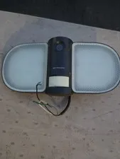 Merkury Innovations Smart Floodlight Camera (MI-CW016-101W) Used - Guaranteed