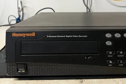 L@@K Honeywell HRXD9500 9 Channel Digital Network Video Recorder. Tested. Works.