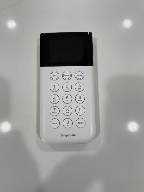 SimpliSafe SSKP3 Keypad WHITE Touch-to-Wake Wireless Home Security GEN 3 - Used