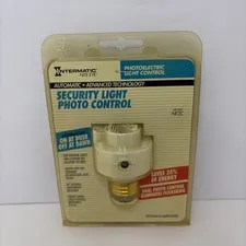 Intermatic Dusk-Dawn Automatic Light Control Sensing Socket Converter #NE2C New!