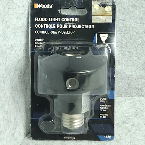 Woods 1472 Flood Light Control Dusk to Dawn Photocell Socket CFL LED Sealed New