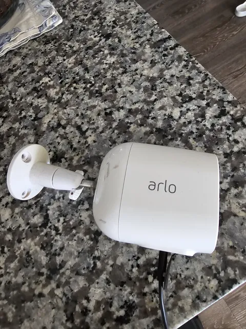Arlo Wireless Outdoor Security Camera w/ Mount Battery Powered White