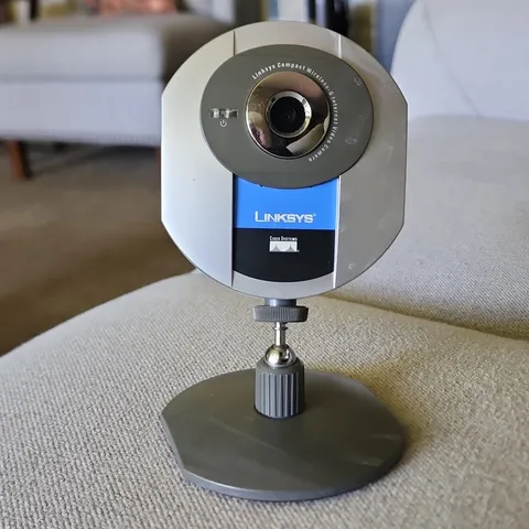 Linksys WVC54GC Wireless-G IP Network Surveillance Camera 640x480 Indoor