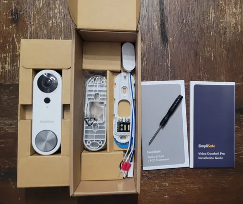 SimpliSafe Video Doorbell Pro SSDB3 Wired Security Camera White  NEW Open Box
