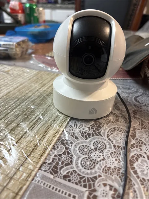 TP-LINK Kasa Spot Pan-Tilt Indoor Wi-Fi Security Camera Alexa Google White EC70