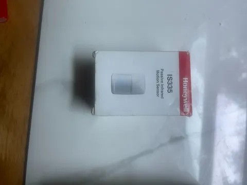 2 HONEYWELL IS335 passive infrared motion sensors